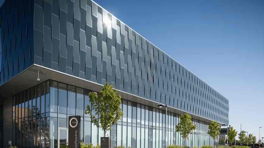 Exterior of Circle Reading Hospital in Reading, Berkshire.